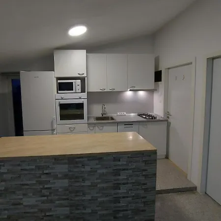 Ana Apartment Stinjan